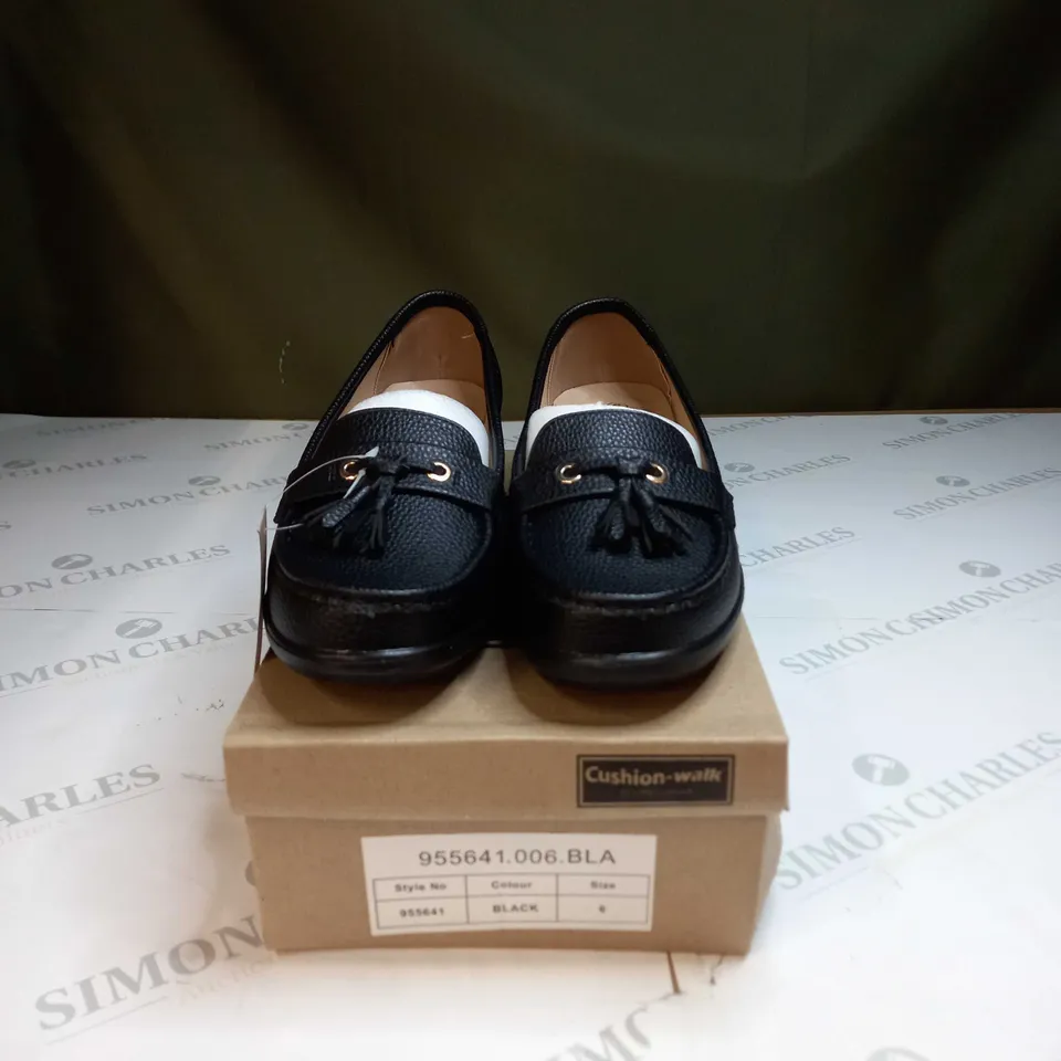 TASSLE SLIP ON LEATHER SHOE - BLACK