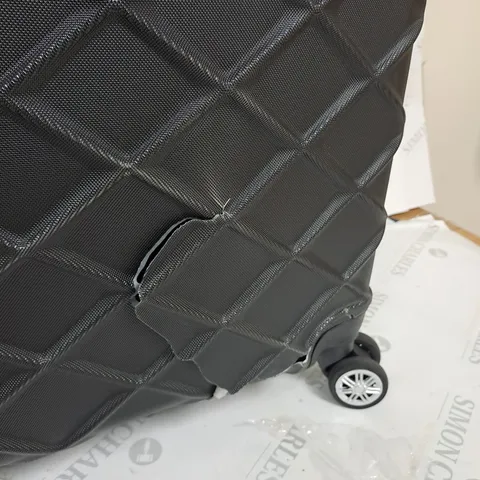BLACK LIGHTWEIGHT SUITCASE