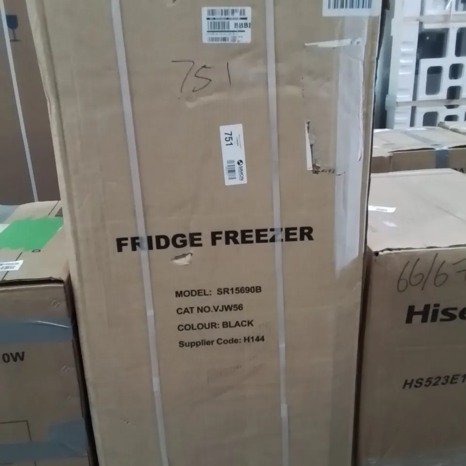 BOXED SWAN SR15690B 48CM WIDE, 50/50 SPLIT FRIDGE FREEZER - BLACK