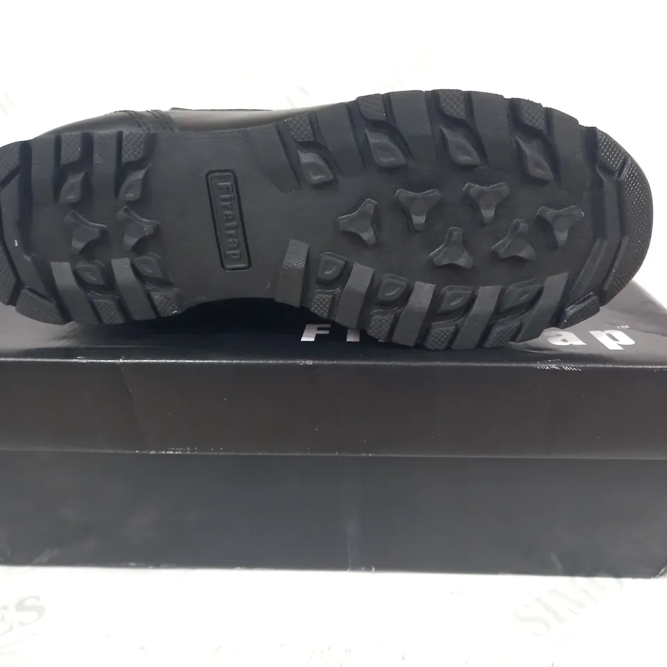 BOXED PAIR OF FIRETRAP RHINO BOOTS IN BLACK UK SIZE 7.5