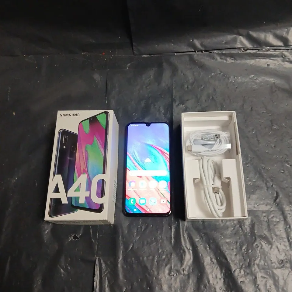 BOXED SAMSUNG GALAXY A40 SMARTPHONE SM-A405FN IN BLACK 64GB