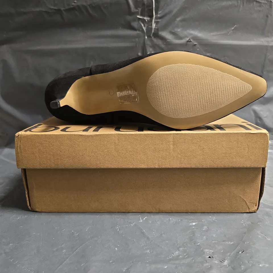 BOXED PAIR OF BURUDANI POINTED TOE LOW HEEL ANKLE BOOTS IN BLACK SIZE UK 7