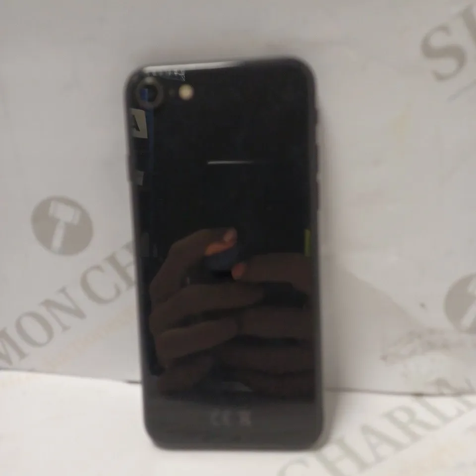 BOXED APPLE IPHONE SE IN BLACK 64GB