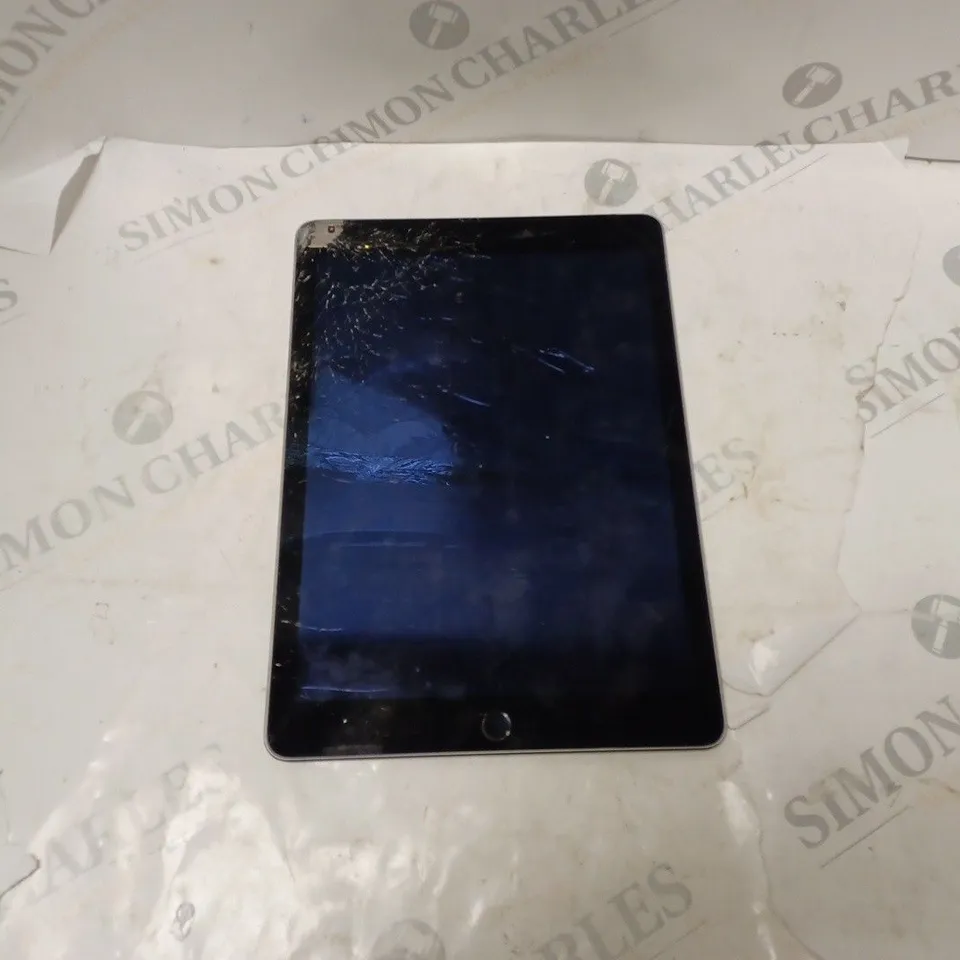 APPLE IPAD IN GREY MODEL A1567