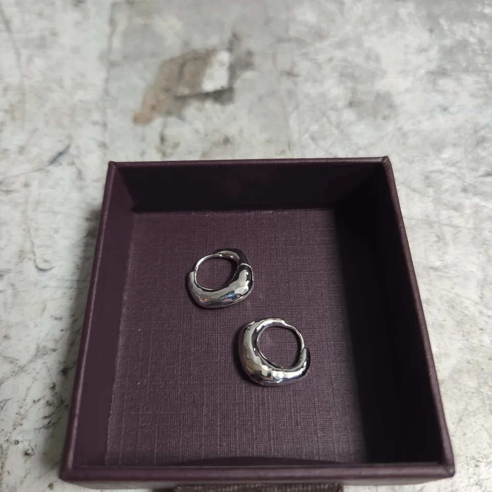 BOXED MONICA VINADER EARRINGS