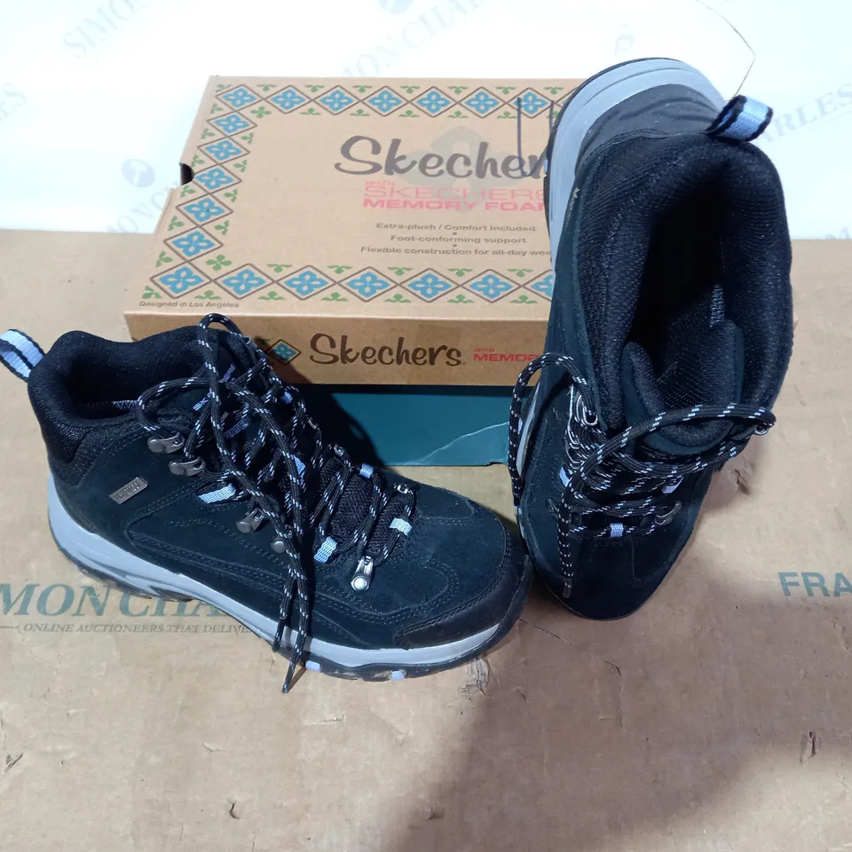 BOXED PAIR OF SKECHERS- SIZE 5