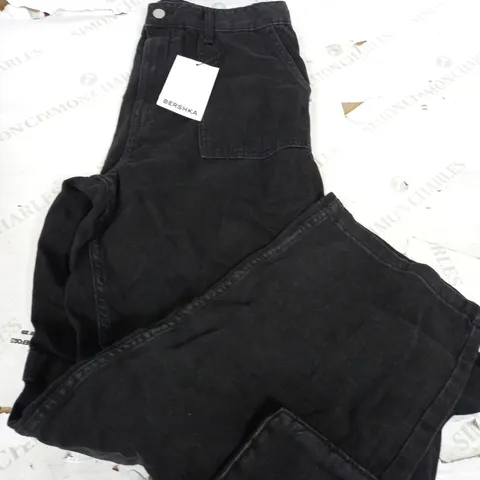 BERSHKA BLLACK 42" CARGO