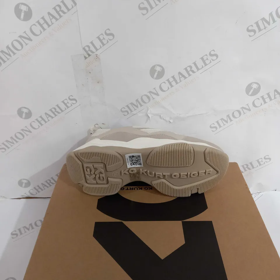 BOXED PAIR OF KURT GEIGER LILA LACE UP BONE/COMB SNEAKERS SIZE 36