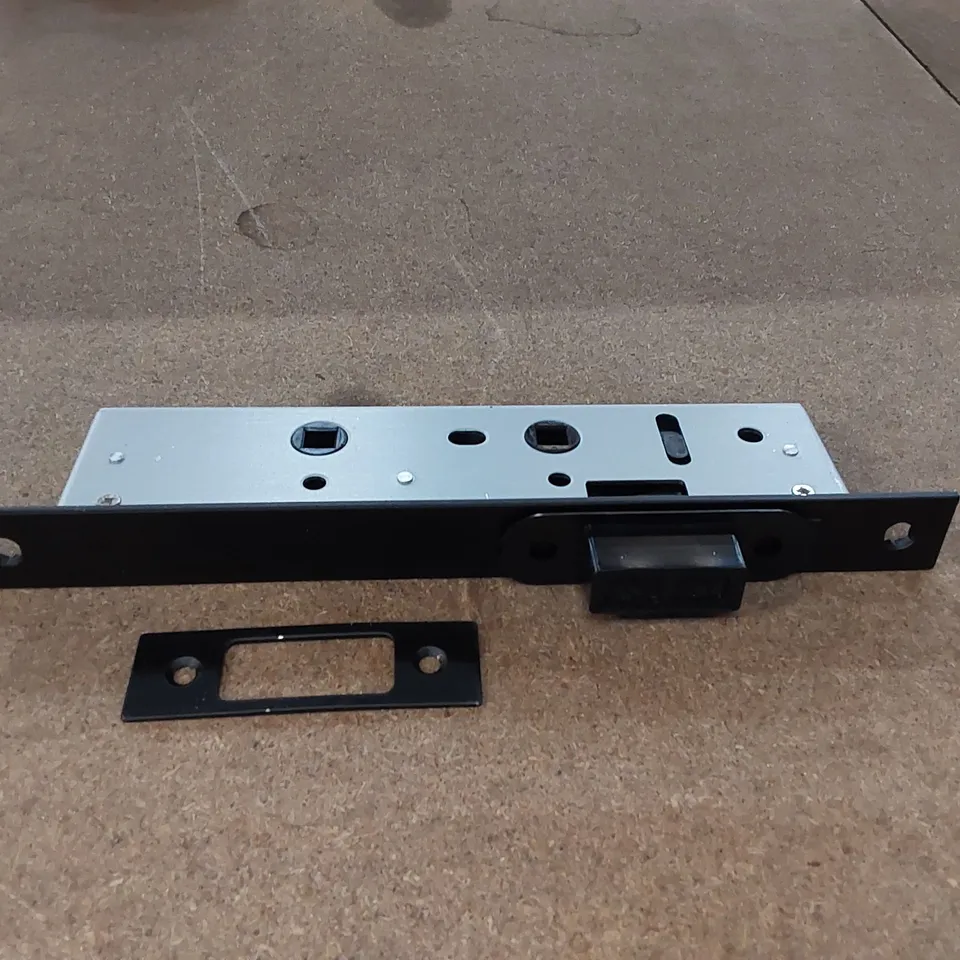 BOXED MANHATTEN MATT BLACK INTERNAL MAGNETIC LATCH (1 BOX)