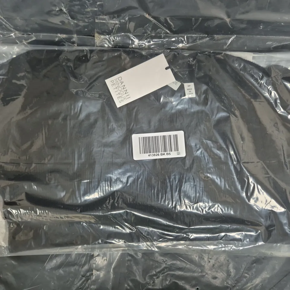 SEALED DANNII MINOGUE SHORT SLEEVE JUMPER PETITE IN BLACK SIZE MP