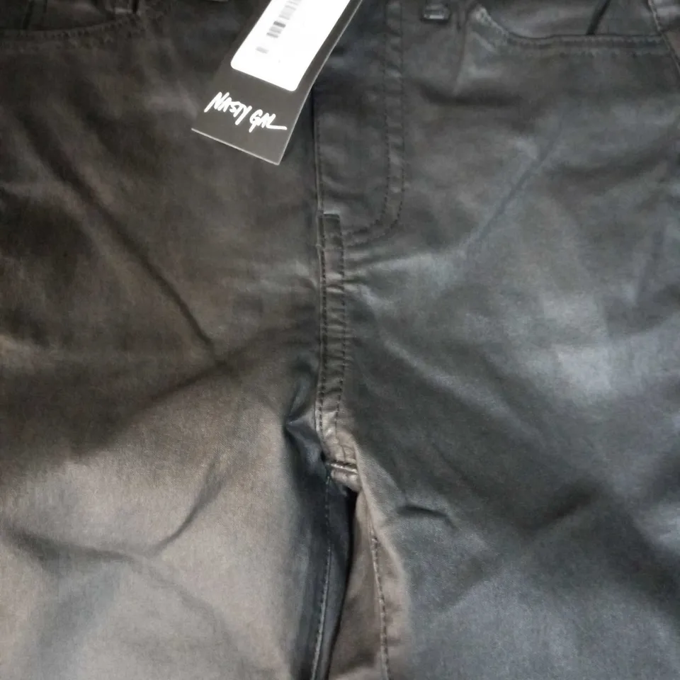 NASTY GAL BLACK PEITE COATED SPLIT FRONT JEANS - SIZE 6