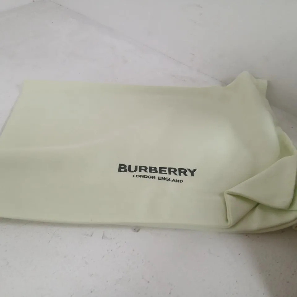 BURBERRY LOW TOP SNEAKER – WHITE WITH CHECK PANEL, UK 10 (EUR 44)