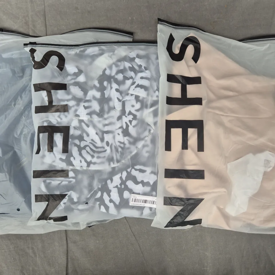 BOX OF APPROXIMATELY 20 ASSORTED CLOTHING AND FASHION ITEMS IN VARIOUS STYLES, SIZES, AND COLOURS - COLLECTION ONLY