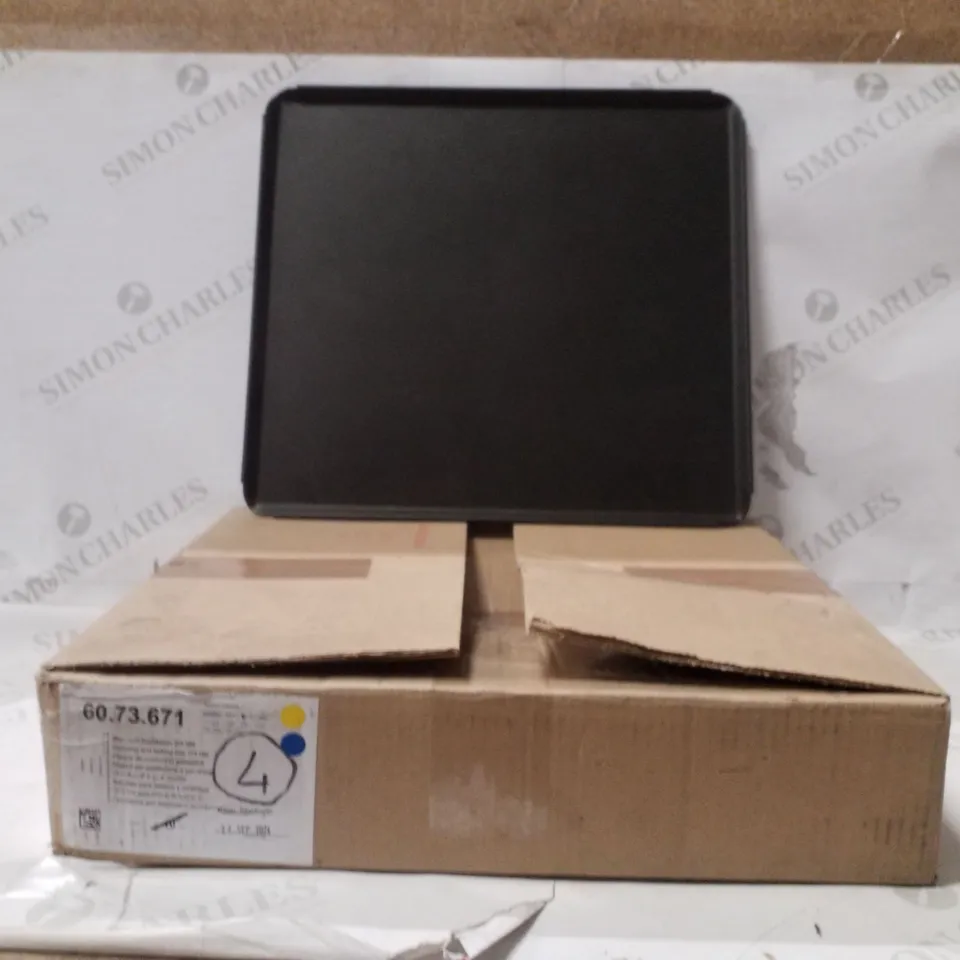 BOXED PACK OF 4 ROASTING AND BAKING TRAYS