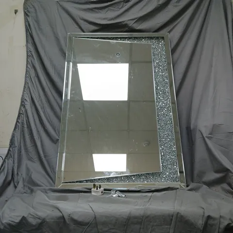 LARGE MIRROR WITH DIAMOND DETAIL WITH PLUG