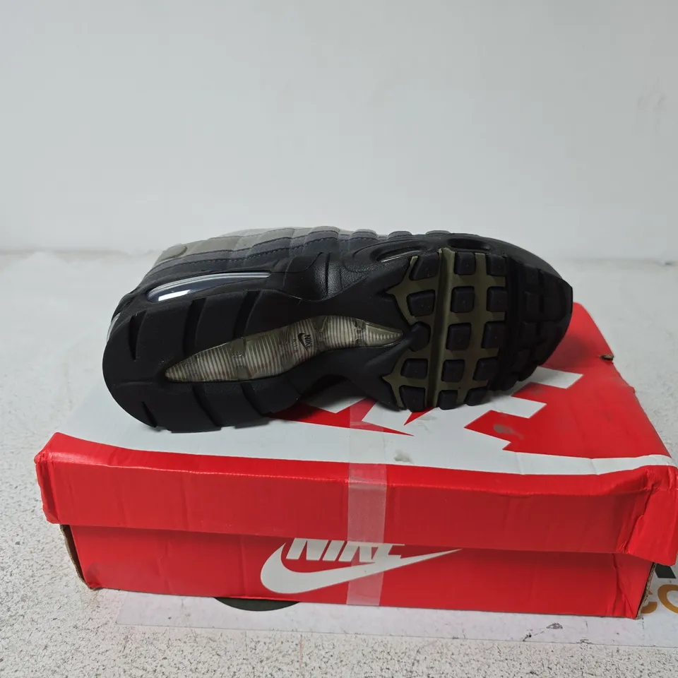 NIKE AIR MAX 95 TRAINERS - GREY/BLACK, MENS UK 5.5