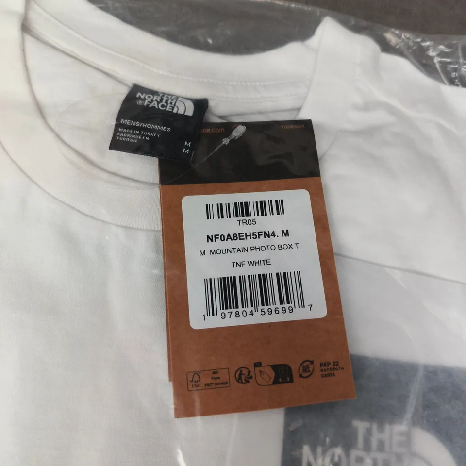 THE NORTH FACE MOUNTAIN PHOTO BOX T-SHIRT – WHITE, MEN'S M