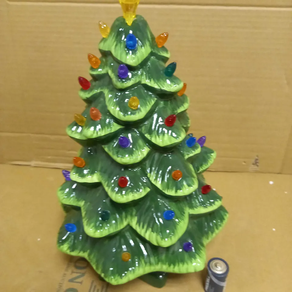 MR CHRISTMAS ILLUMINATED CERAMIC NOSTALGIC TREE