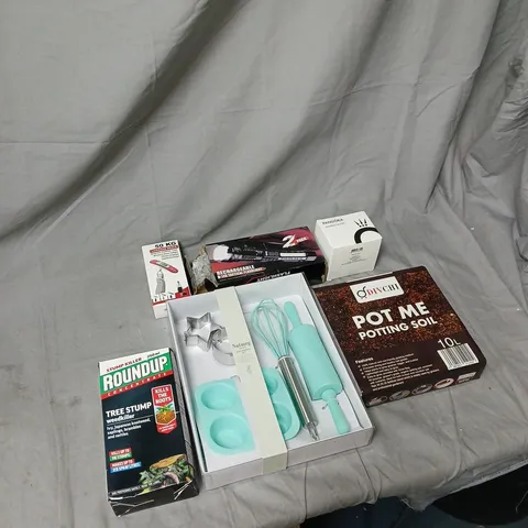 ASSORTED GARDEN & HOUSEHOLD ITEMS – MIXED LOT (ROUNDUP WEED KILLER, POTTING SOIL KIT, SMALL TOOLS & ACCESSORIES) BOX OF RANDOM ITEMS LARGE QUANTITY .