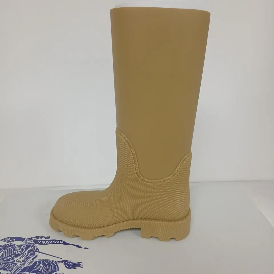 BURBERRY RUBBER BOOT – MARSH HIGH, MANILLA, UK 2 (EU 35)