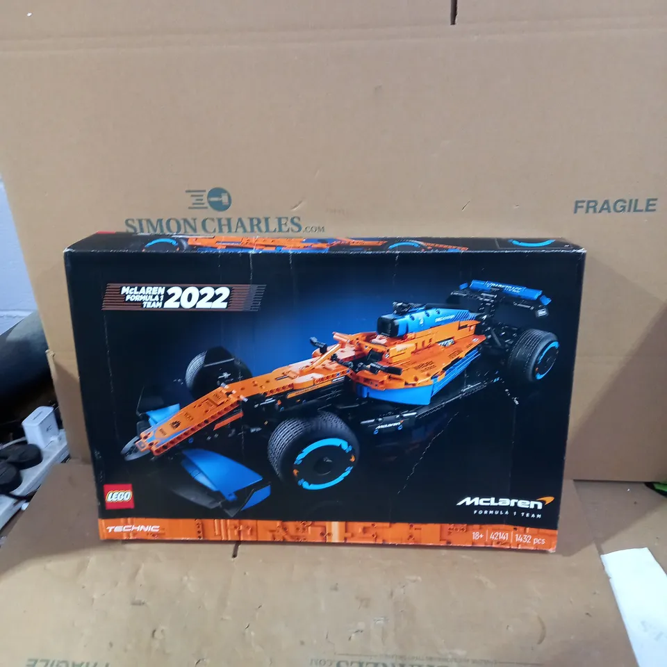 LEGO TECHNIC MCLAREN FORMULA 1 RACE CAR SET  RRP £159.99