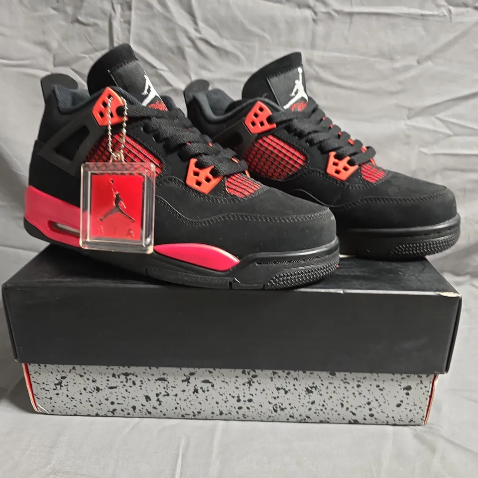 BOXED PAIR OF NIKE AIR JORDAN 4 RETRO BLACK/RED SNEAKERS SIZE UK 6