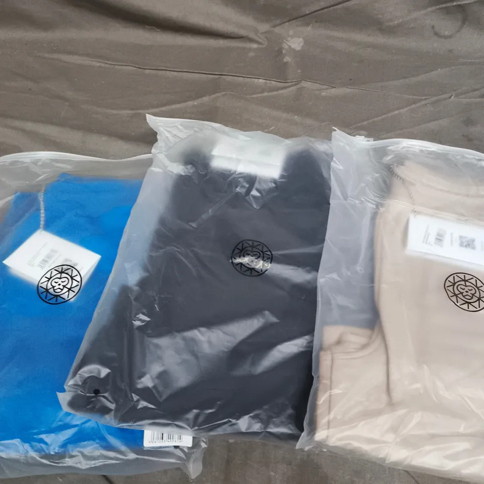 APPROXIMATELY 20 ASSORTED BRASS MONKEY CLOTHING PRODUCTS IN VARIOUS SIZES & COLOURS TO INCLUDE JOGGERS & SHORTS