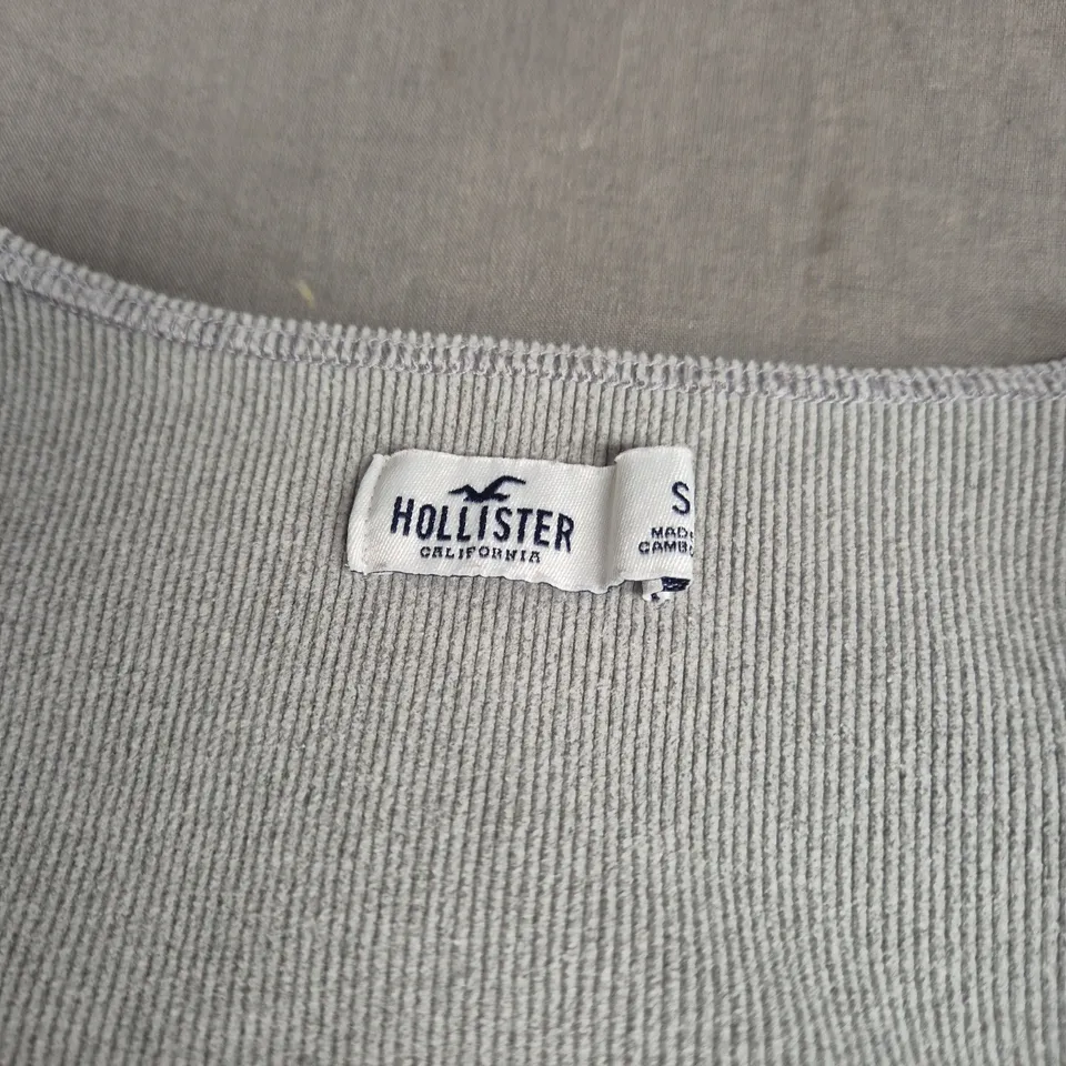 HOLLISTER CALIFORNIA GREY RIBBED LONG-SLEEVE SQUARE NECK TOP - SIZE S