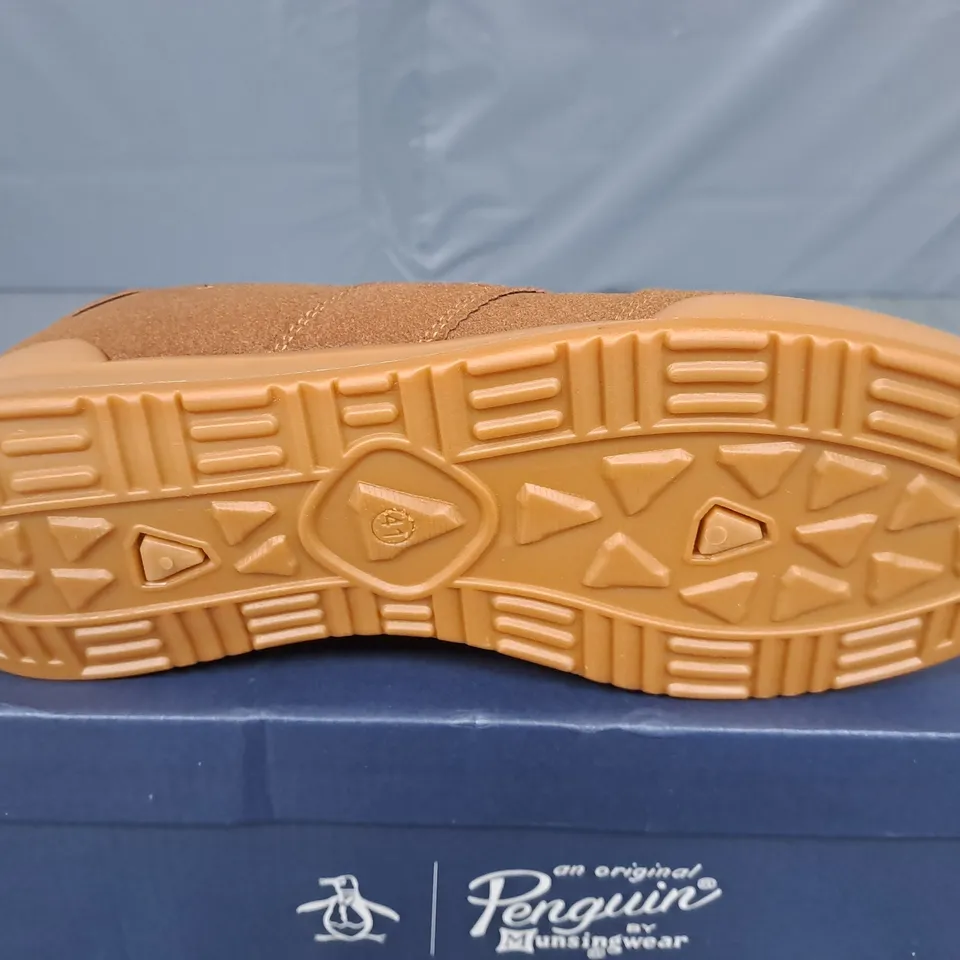 BOXED PAIR OF PENGUIN GIOVANNI SHOES IN BROWN - UK 7
