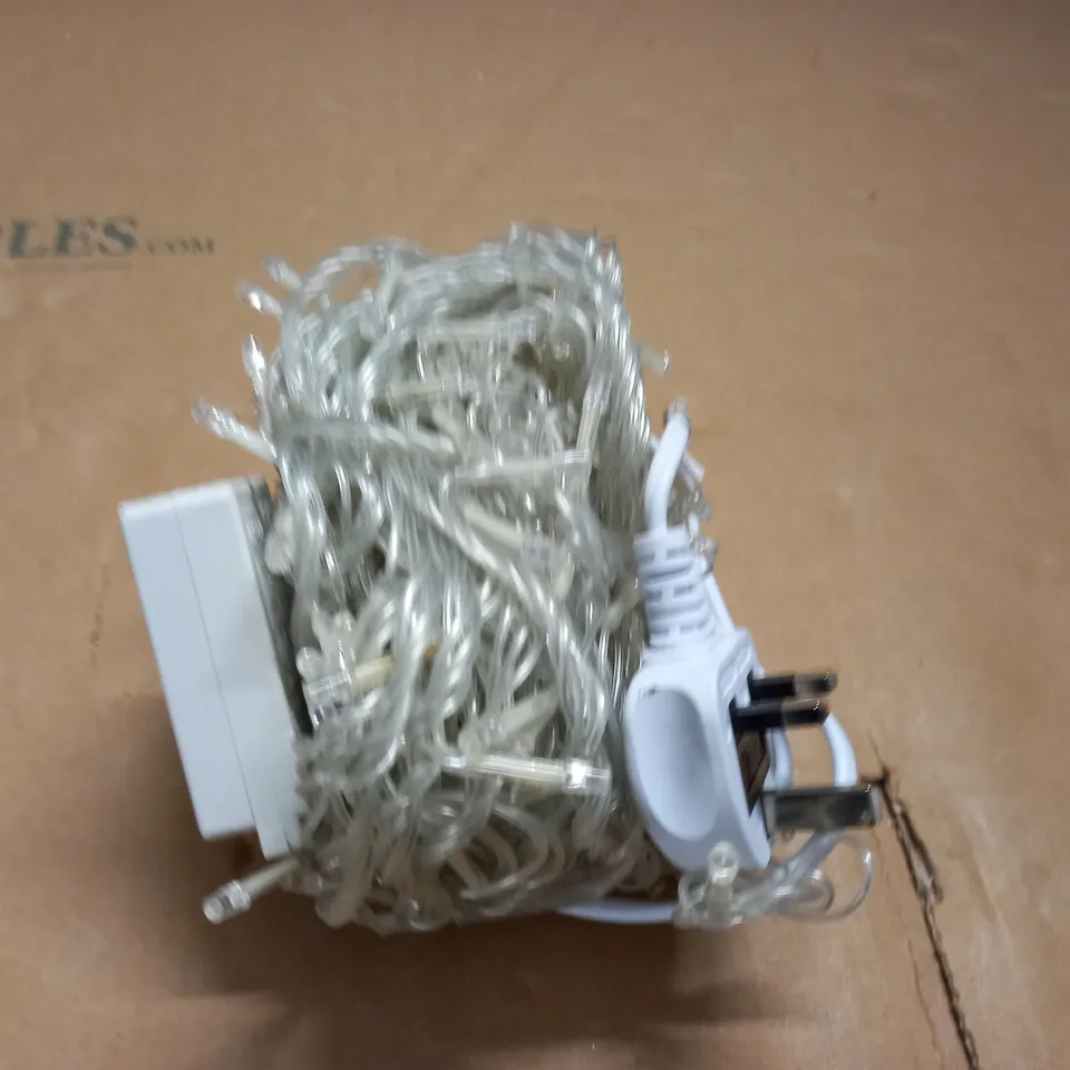 AS NEW SET OF 200 WHITE MAINS POWERED LED CHRISTMAS/FAIRY LIGHTS 
