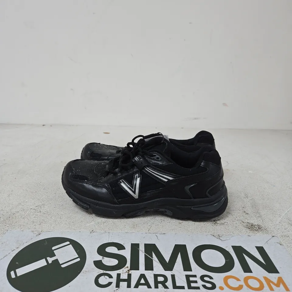 VONICA BLACK CHUNKY SNEAKERS – PAIR UK SIZE 7