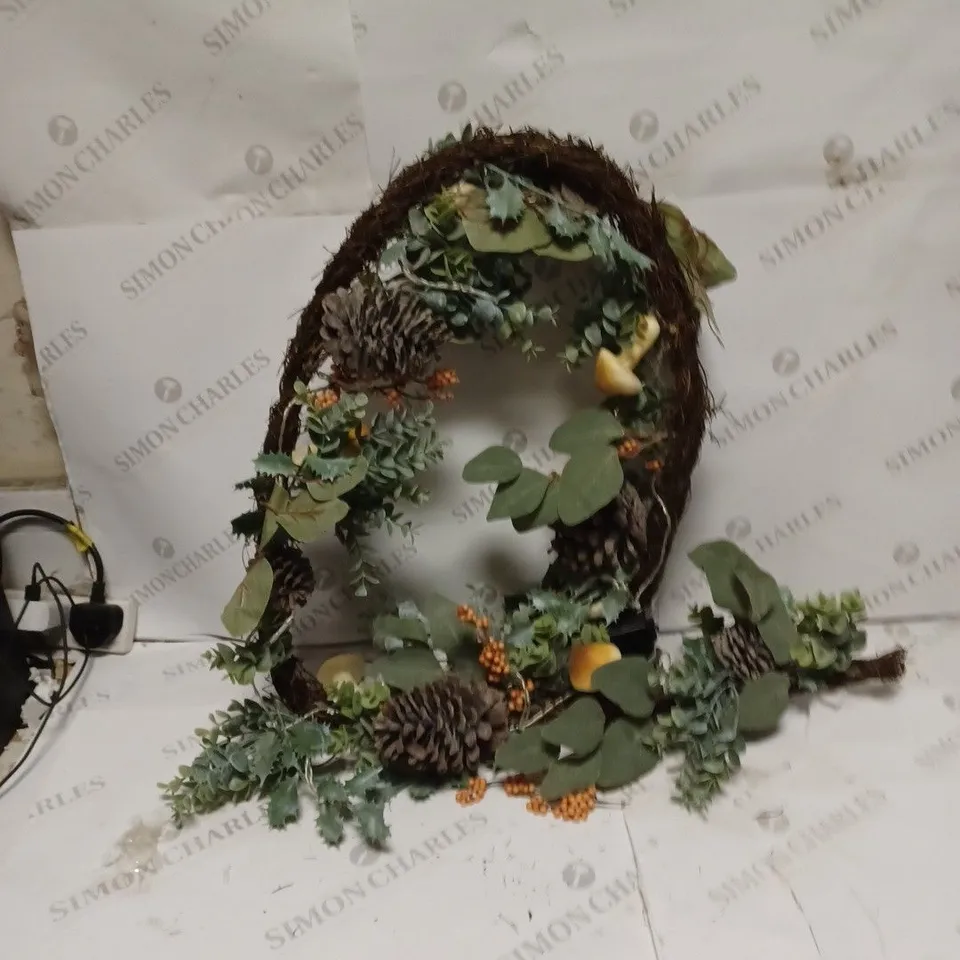 PRE LIT GARLAND WITH TOADSTOOLS  RRP £32.99