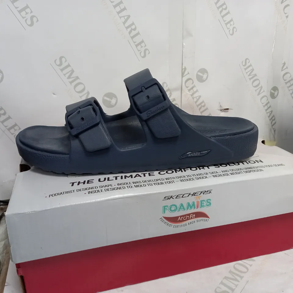 SKECHERS ARCH FIT FOAMIES SLIDE SANDAL SIZE 7