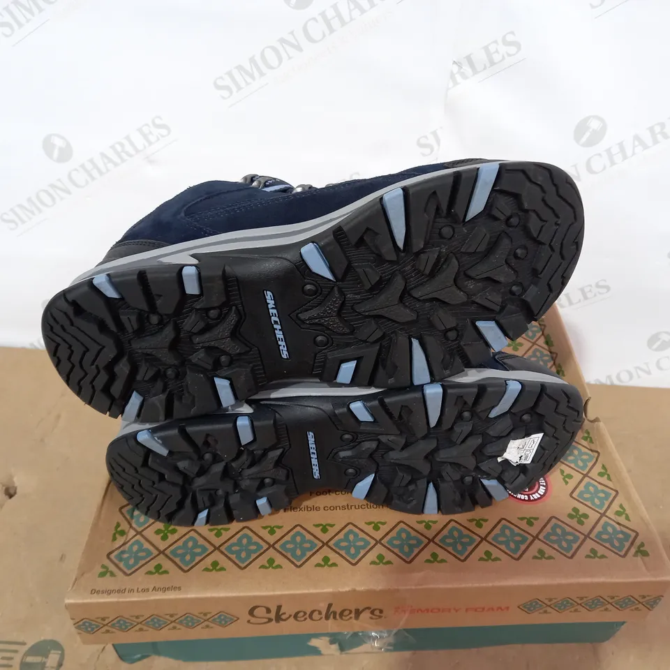 BOXED PAIR OF SKECHERS - SIZE 6.5