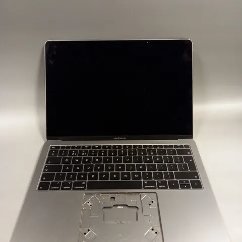 APPLE MACBOOK AIR - A1932