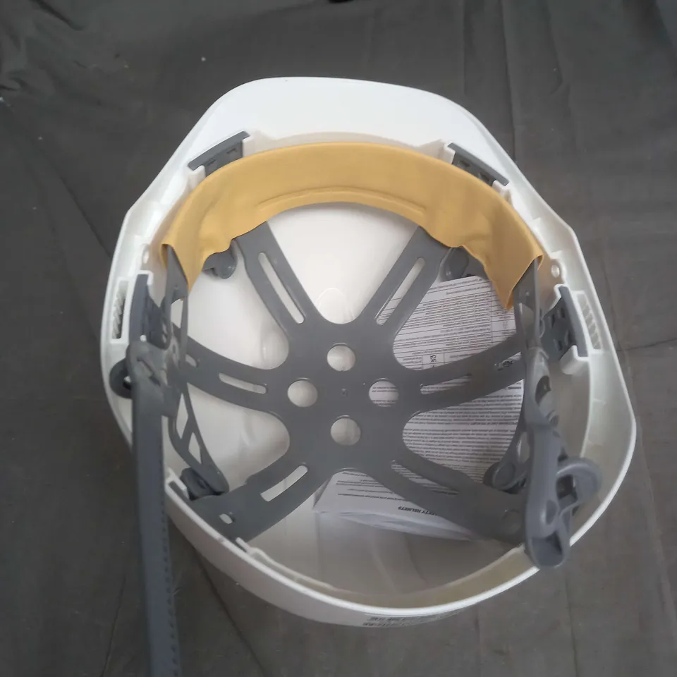 JSP HARD HAT IN WHITE ADJUSTABLE