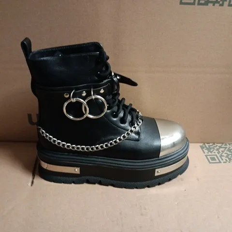 BRAND NEW BOXED PAIR OF KOI VEGAN LEATHER BORIN HARDWARE PLATFORM BOOTS IN BLACK UK SIZE 5