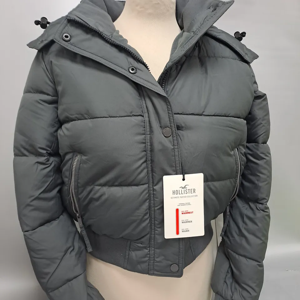 HOLLISTER PUFFER COLLECTION IN GREY - SIZE SMALL