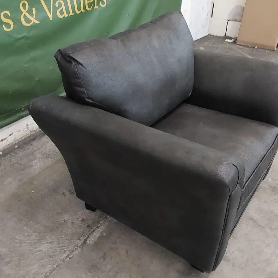 DESIGNER SLEEK CONTEMPORARY ARMCHAIR 