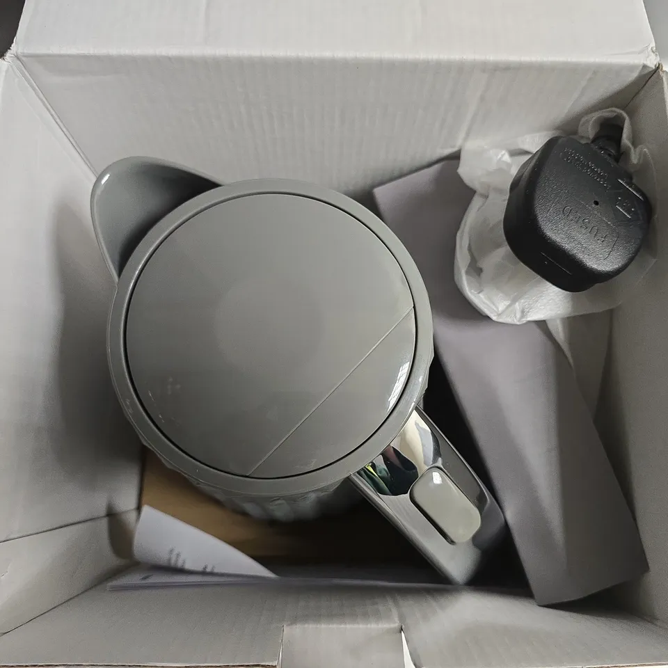BOXED GEEPERS ARGYLE 1.7L GREY JUG KETTLE