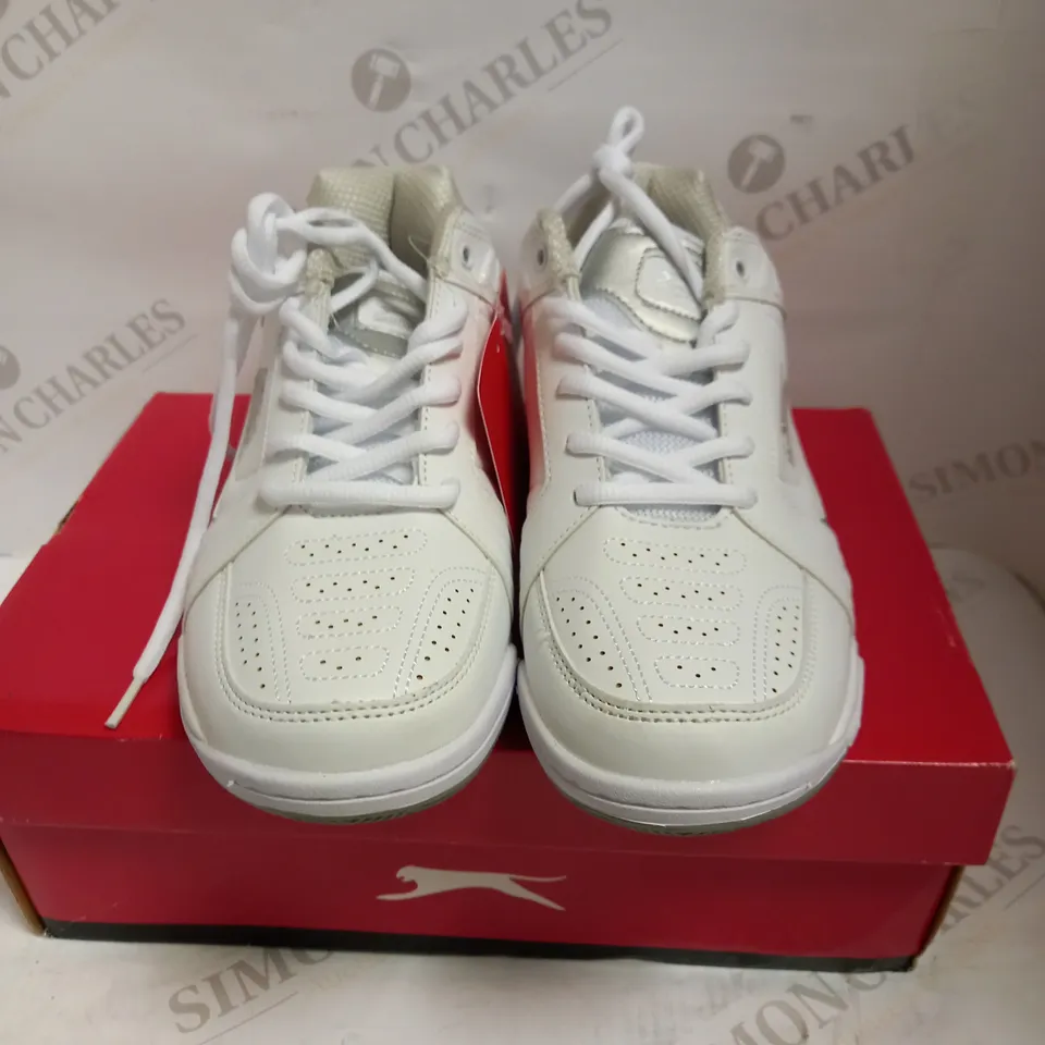 BOXED SLAZENGER TENNIS SHOE SIZE 7