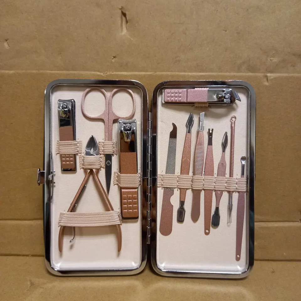 MANICURE SET & NAIL CLIPPER SET