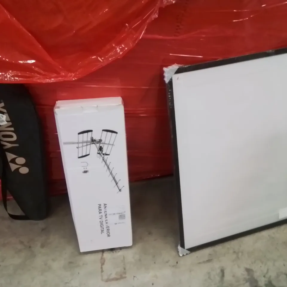 PALLET OF ASSORTED HOUSEHOLD GOODS AND PRODUCTS TO INCLUDE;PICTURE FRAME,TENNIS RACKET,DIGITAL ARIEAL