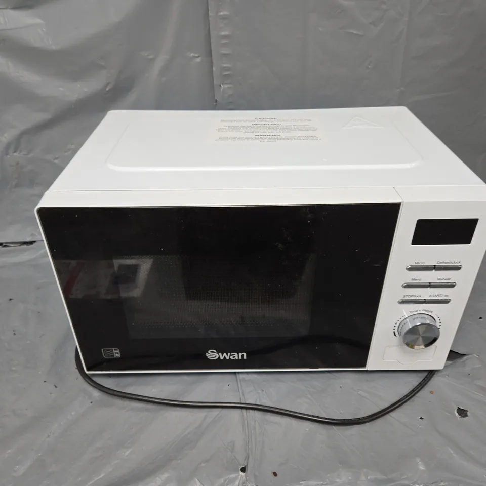 BOXED SWAN 20L 700W DIGITAL MICROWAVE - WHITE - COLLECTION ONLY 