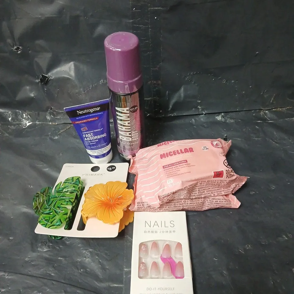 APPROXIMATEY 20 ASSORTED HEALTH AND BEAUTY PRODUCTS TO INCLUDE NEUTROGENA HAND CREAM, MICELLAR WIPES  AND HAIR CLIPS