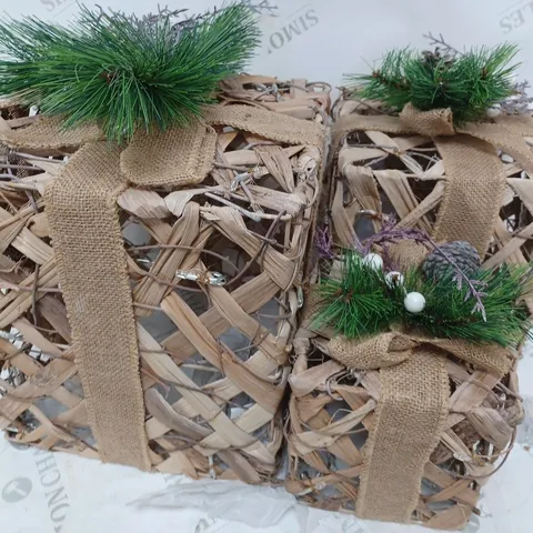 SET OF 3 LIT RATTAN GIFT BOXES