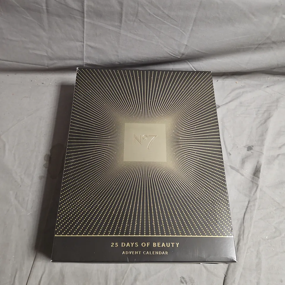 NO7 25 DAYS OF BEAUTY ADVENT CALENDAR