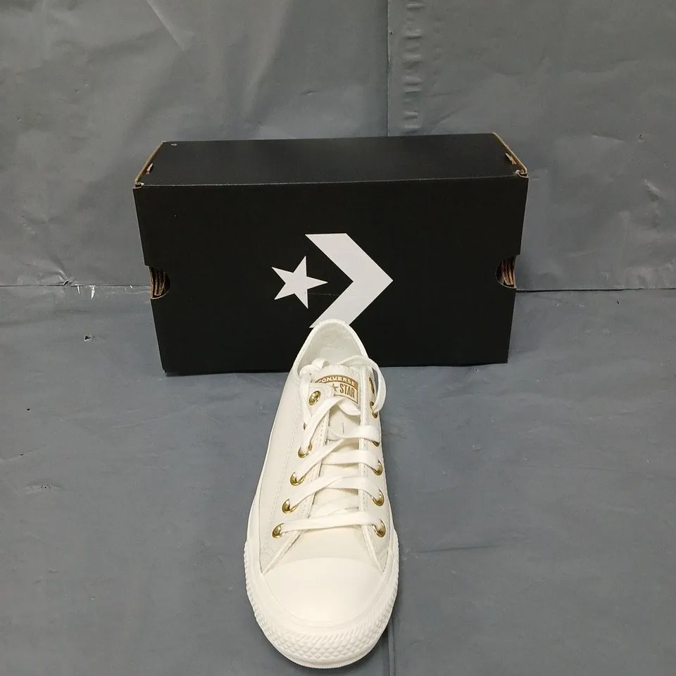 BOXED PAIR OF CONVERSE LOW OX BLACK UK 5