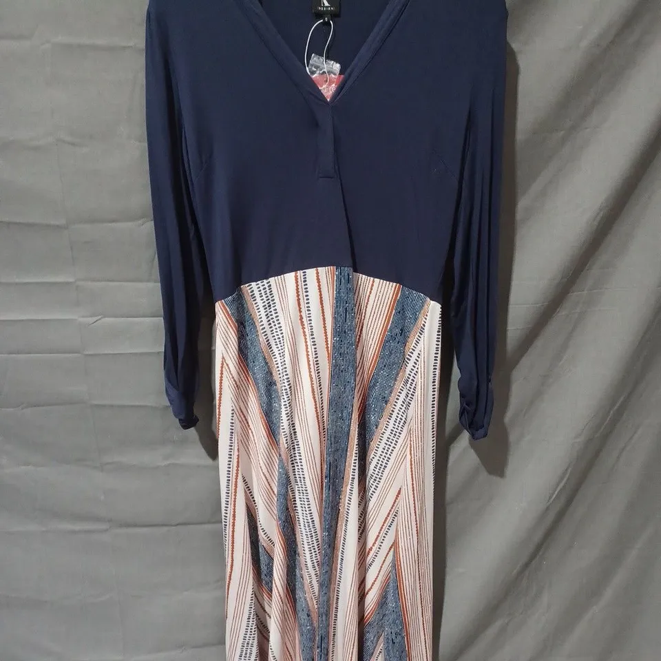 K DESIGN V-NECK MAXI DRESS IN NAVY/MULTI - SMALL