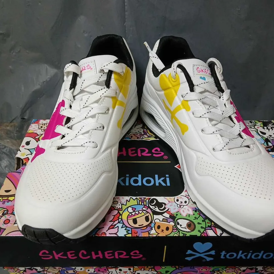 BOXED SKECHERS TOKIDOKI TRAINERS IN WHITE - SIZE 3.5